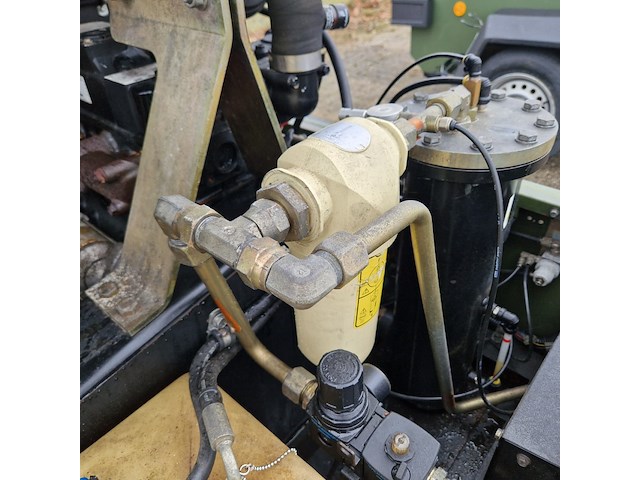 Compressor mobiel, ingersoll-rand, typer1075f726, 2003 - afbeelding 17 van  48
