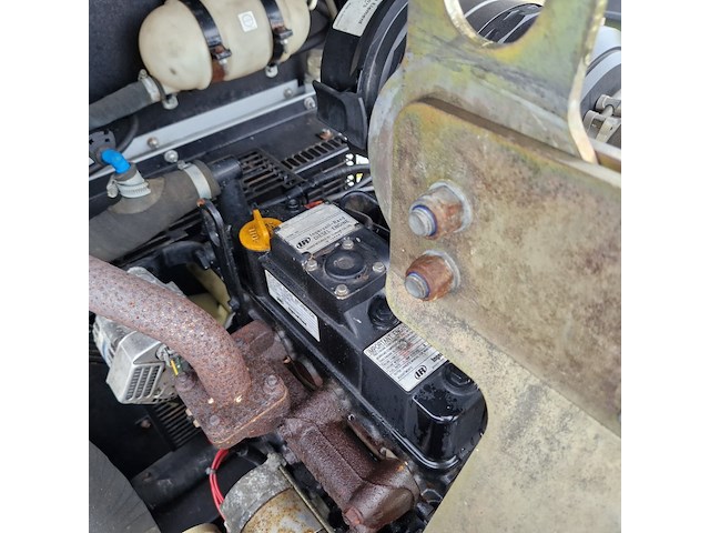 Compressor mobiel, ingersoll-rand, typer1075f726, 2003 - afbeelding 18 van  48