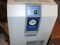 Compressor van hemert hst 700-300. bouwjaar 2024 met een luchtdroger smc idfa6e. 380v. let op: kavel is ond... onderdeel van combinatiekavel complete mini brouwerijopstelling bestaande uit brouwhuis, 8 gistingstanks (deels gevuld), bottellijn, pompen, warmtewisselaar, natte lijn etiketteermachine en chiller - afbeelding 4 van  5