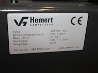 Compressor van hemert hst 700-300. bouwjaar 2024 met een luchtdroger smc idfa6e. 380v. let op: kavel is ond... onderdeel van combinatiekavel complete mini brouwerijopstelling bestaande uit brouwhuis, 8 gistingstanks (deels gevuld), bottellijn, pompen, warmtewisselaar, natte lijn etiketteermachine en chiller - afbeelding 5 van  5