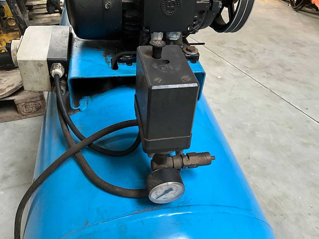 Compressor - afbeelding 2 van  8