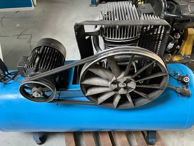 Compressor - afbeelding 4 van  8