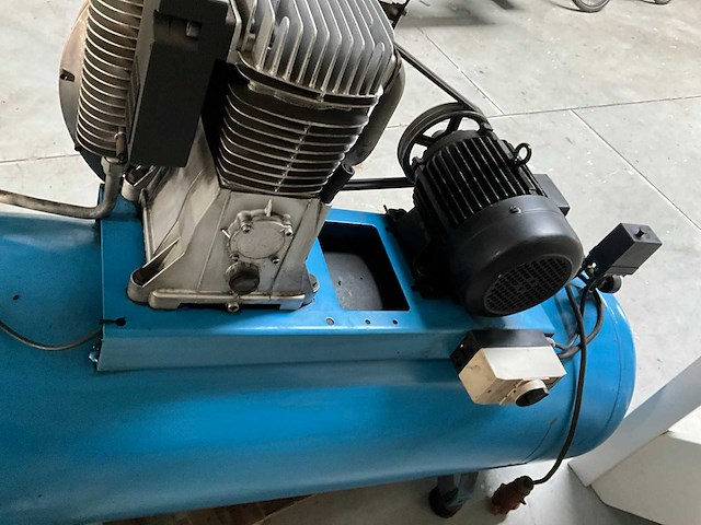 Compressor - afbeelding 6 van  8