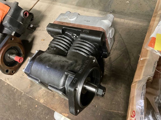 Compressor - afbeelding 1 van  3