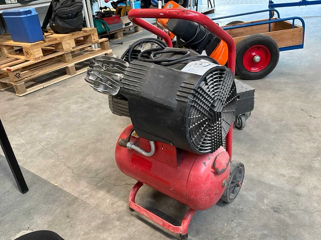 Compressor - afbeelding 1 van  7