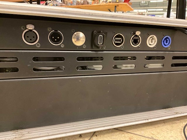 Computer in flightcase - afbeelding 4 van  4