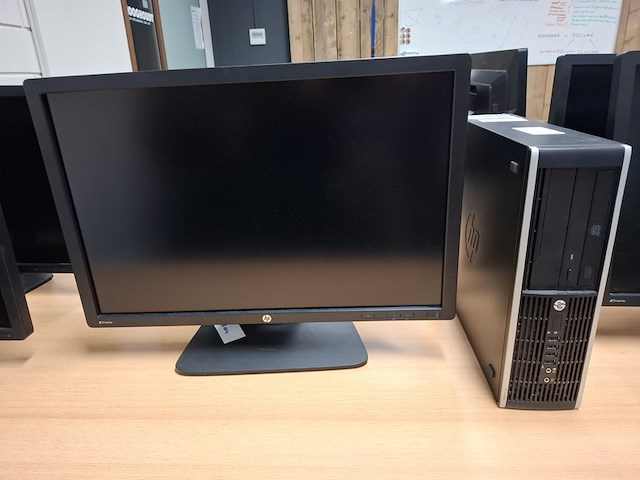 Computer met 2x beeldscherm hp, hp pro 6300 sff i5 - afbeelding 1 van  5