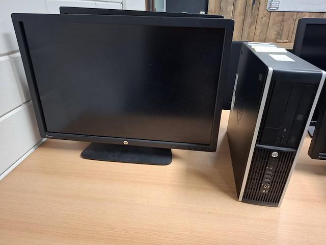 Computer met 2x beeldscherm, hp, hp pro 6300 sff i5 - afbeelding 1 van  5