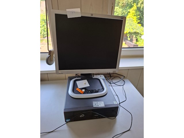 Computer met 2x monitor, fujitsu, dt8-d3061 core i3 - afbeelding 4 van  5