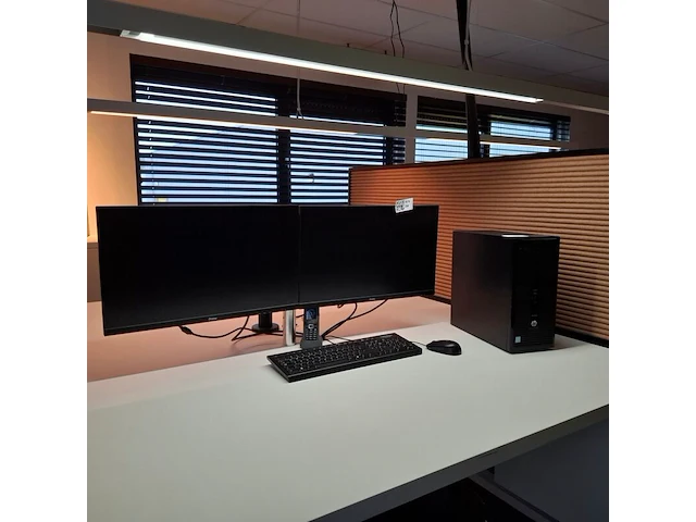 Computer met 2x monitor, hp, prodesk 400 g3 mt business pc, core i5 - afbeelding 1 van  11