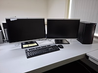Computer met 4x diverse monitor peaq, med mt 8147n, pdt g 2020-i7n1, core i7 - afbeelding 1 van  7