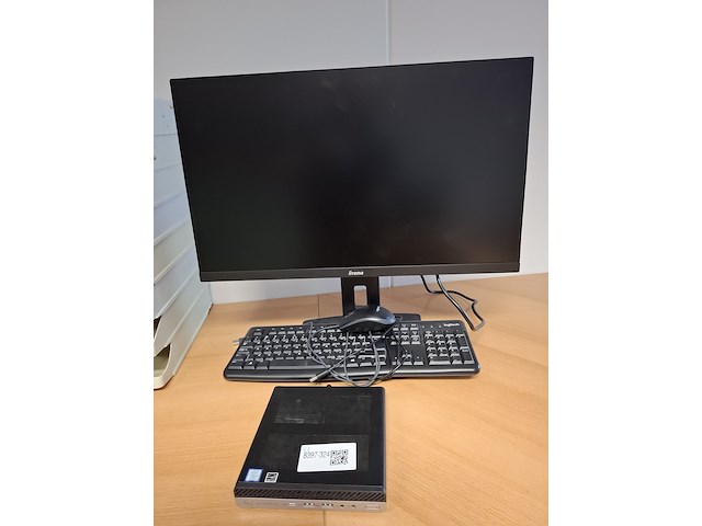 Computer met beeldscherm en toetsenbord hp, hp elitedesk 800 g4 mini, bouwjaar 2019 - afbeelding 1 van  4