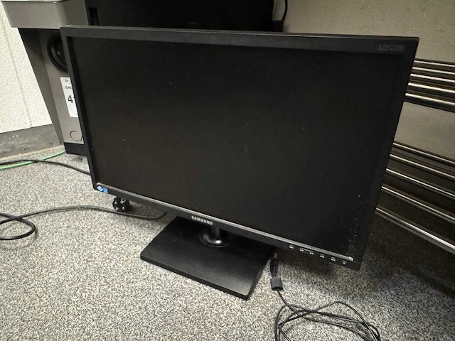 Computer met beeldscherm - afbeelding 3 van  3