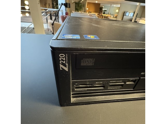 Computer met monitor hp, z220 - afbeelding 2 van  5