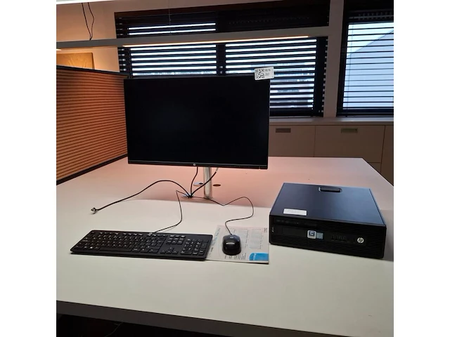 Computer met monitor, hp, z240, core i7 - afbeelding 1 van  8
