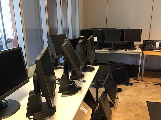 Computermonitoren (34x) - afbeelding 1 van  5