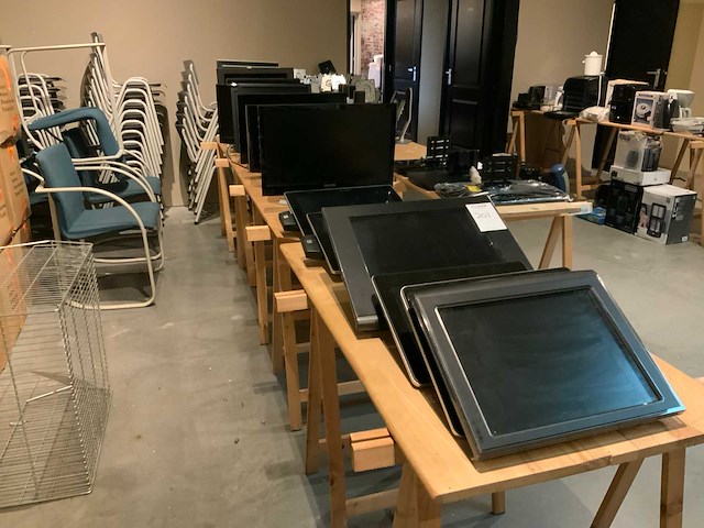 Computerschermen (19x) - afbeelding 1 van  4