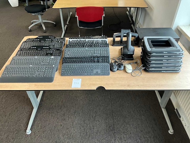 Computertoebehoren en kantoorartikelen - afbeelding 1 van  3