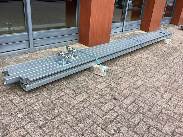 Comunello cantilever geleiderail (12x) - afbeelding 1 van  14