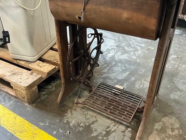 Condordia trapnaaimachine - afbeelding 5 van  5