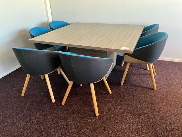 Conferentietabel - afbeelding 1 van  5