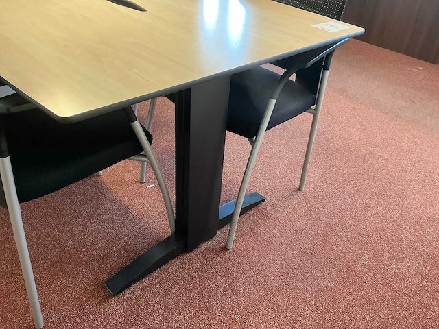 Conferentietafel met 4 stoelen - afbeelding 3 van  7