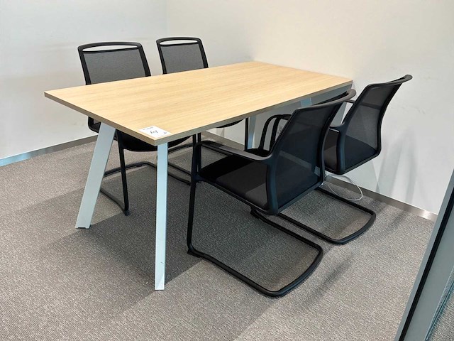 Conferentietafel met stoelen (3x) - afbeelding 1 van  6