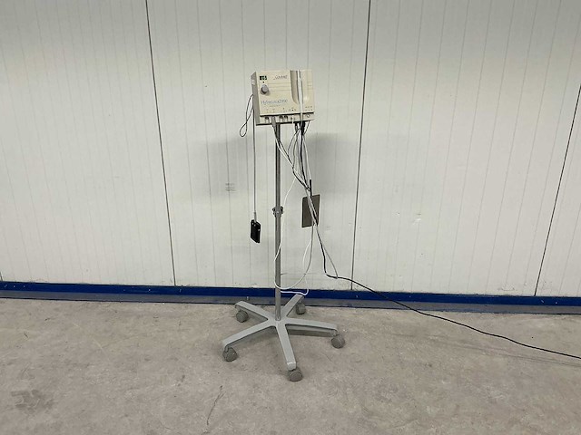 Conmed - hyfrector 2000 - elektrochirurgie unit - afbeelding 1 van  2