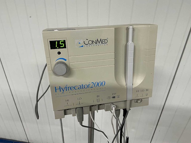 Conmed - hyfrector 2000 - elektrochirurgie unit - afbeelding 2 van  2