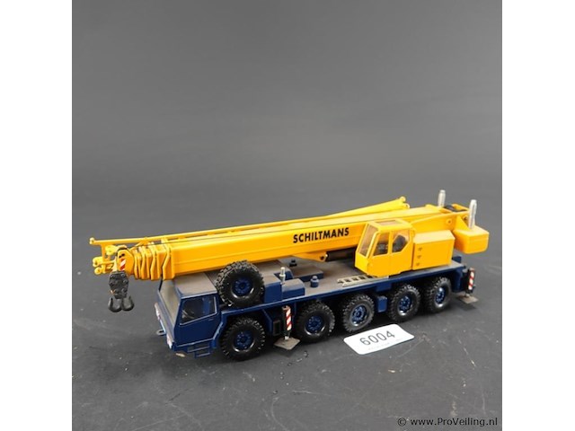 Conrad demag mobiele kraan, uitgevoerd in de kleuren van schiltmans. - afbeelding 1 van  7