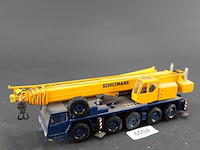 Conrad demag mobiele kraan, uitgevoerd in de kleuren van schiltmans.