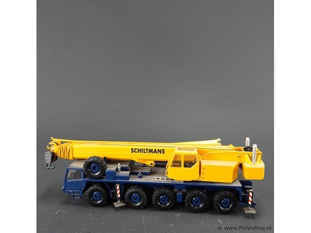 Conrad demag mobiele kraan, uitgevoerd in de kleuren van schiltmans. - afbeelding 2 van  7
