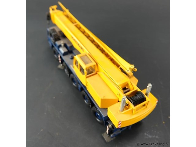 Conrad demag mobiele kraan, uitgevoerd in de kleuren van schiltmans. - afbeelding 3 van  7
