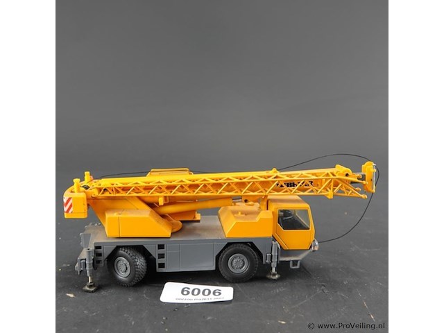 Conrad liebherr ltm 1030-2.1 mobiele kraan. - afbeelding 1 van  6