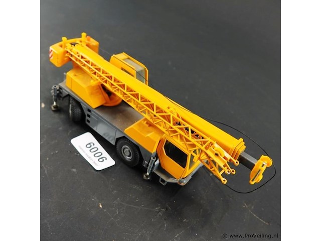 Conrad liebherr ltm 1030-2.1 mobiele kraan. - afbeelding 2 van  6