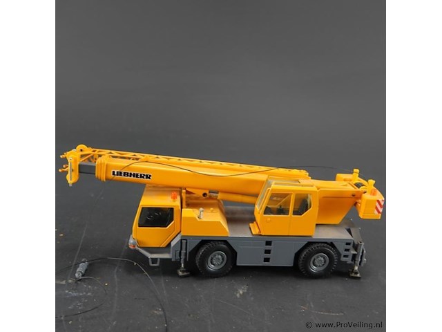 Conrad liebherr ltm 1030-2.1 mobiele kraan. - afbeelding 4 van  6