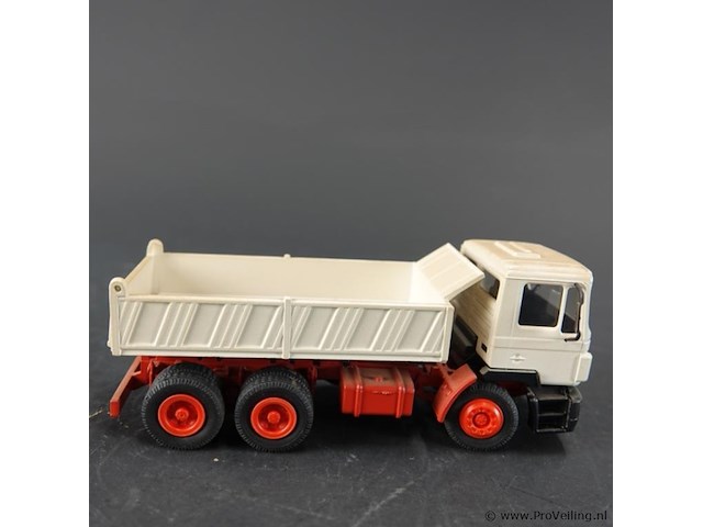 Conrad man f90 3-assige kipper - afbeelding 4 van  7