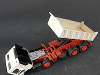 Conrad man f90 3-assige kipper - afbeelding 6 van  7