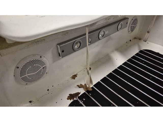 Consoleboot en visboot met inboard motor en kanteltrailer - afbeelding 11 van  35