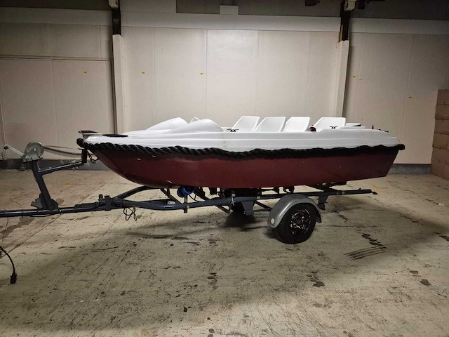 Consoleboot en visboot met inboard motor en kanteltrailer - afbeelding 34 van  35