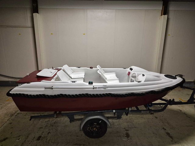 Consoleboot en visboot met inboard motor en kanteltrailer - afbeelding 35 van  35