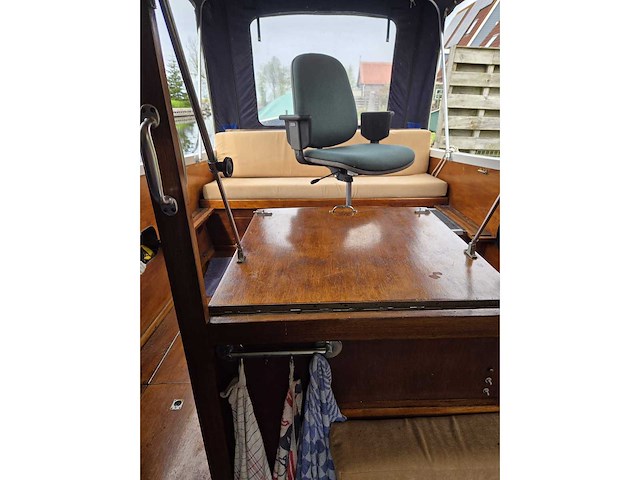 Consoleboot en visboot waterland 7 meter - benzinemotor - afbeelding 6 van  8
