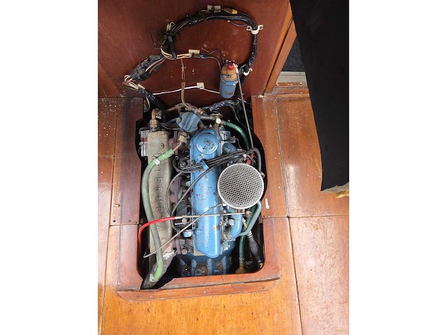 Consoleboot en visboot waterland 7 meter - benzinemotor - afbeelding 8 van  8