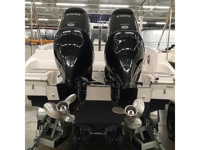 Consoleboot met 2x suzuki df150ap (2021) en kalf 3000-83l boottrailer, esr marine, sporty 24, 2022 - afbeelding 28 van  142