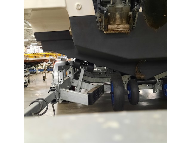 Consoleboot met 2x suzuki df150ap (2021) en kalf 3000-83l boottrailer, esr marine, sporty 24, 2022 - afbeelding 45 van  142