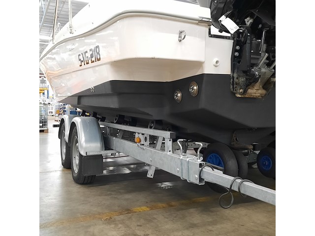 Consoleboot met 2x suzuki df150ap (2021) en kalf 3000-83l boottrailer, esr marine, sporty 24, 2022 - afbeelding 59 van  142