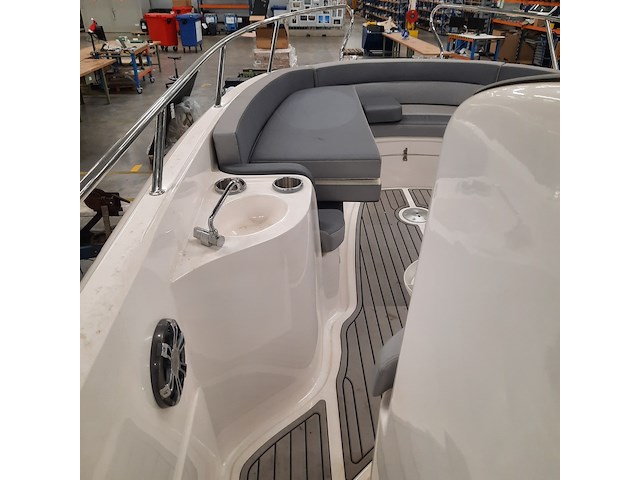 Consoleboot met 2x suzuki df150ap (2021) en kalf 3000-83l boottrailer, esr marine, sporty 24, 2022 - afbeelding 70 van  142