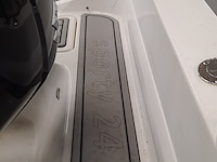 Consoleboot met 2x suzuki df150ap (2021) en kalf 3000-83l boottrailer, esr marine, sporty 24, 2022 - afbeelding 106 van  142