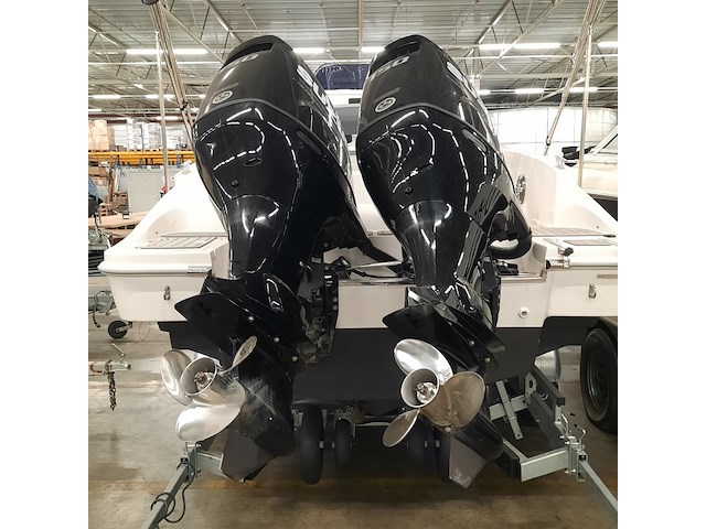 Consoleboot met 2x suzuki df150ap (2021) en kalf 3000-83l boottrailer, esr marine, sporty 24, 2022 - afbeelding 116 van  142