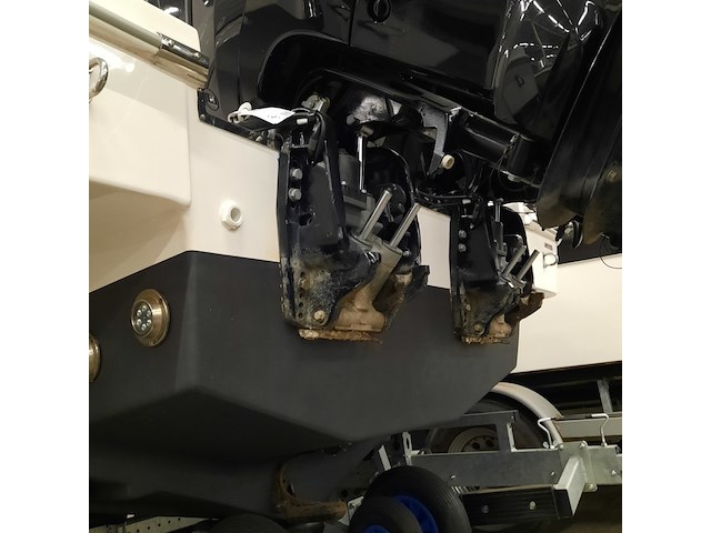 Consoleboot met 2x suzuki df150ap (2021) en kalf 3000-83l boottrailer, esr marine, sporty 24, 2022 - afbeelding 127 van  142